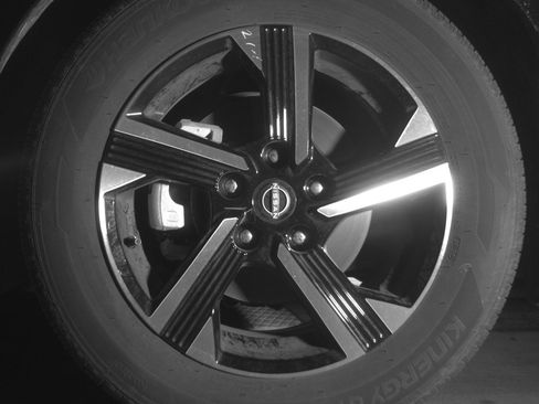 Used 2025 Nissan Sentra SV image 12