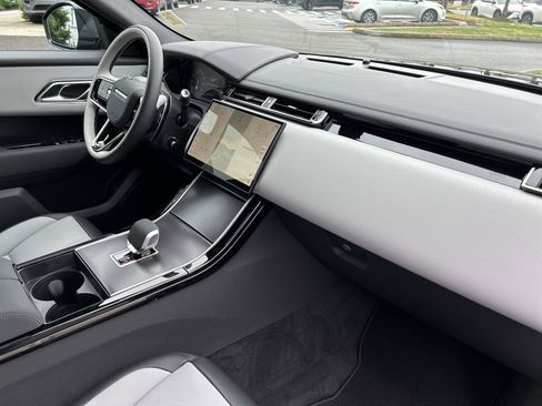 New 2026 Land Rover Range Rover Velar Dynamic SE image 20