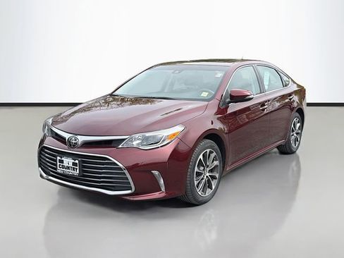 Used 2018 Toyota Avalon XLE Premium w/ All Weather Liner Package FWD image 3
