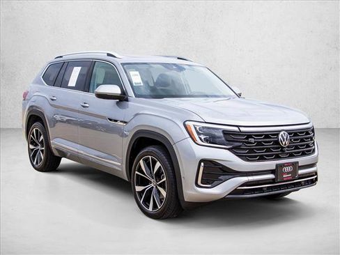 Used 2024 Volkswagen Atlas SEL Premium R-Line AWD/4WD image 3