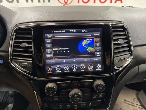 Used 2019 Jeep Grand Cherokee Altitude image 29