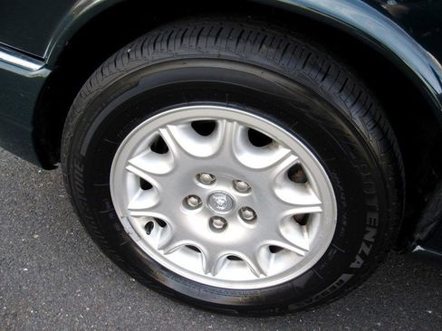 Used 2000 Jaguar XJ8 image 37