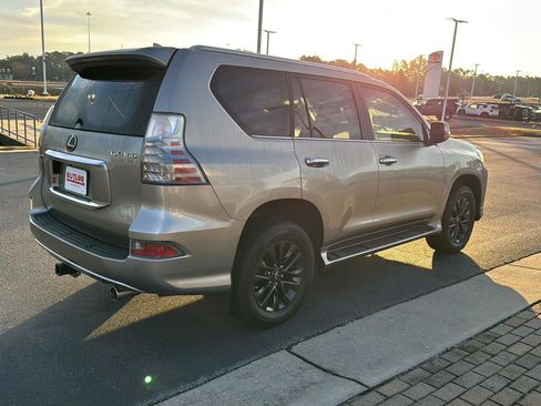 Used 2022 Lexus GX 460 Premium w/ Premium Package image 5