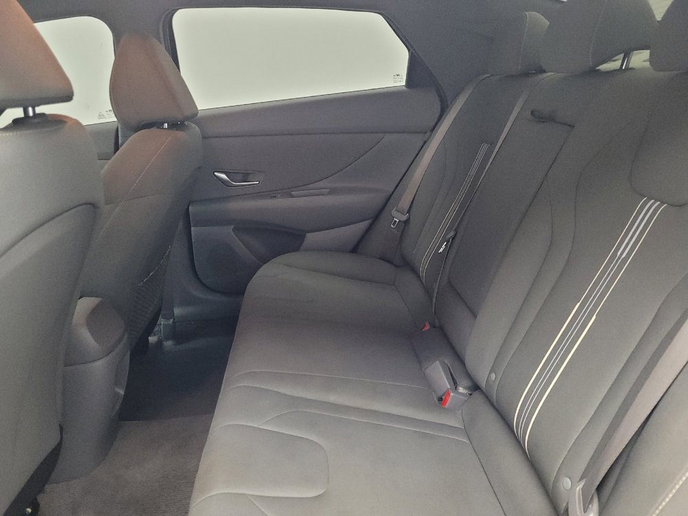 Used 2024 Hyundai Elantra SEL w/ Convenience Package FWD image 18
