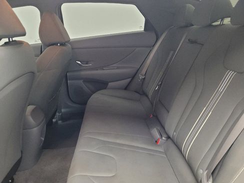 Used 2024 Hyundai Elantra SEL w/ Convenience Package FWD image 18