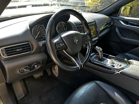 Used 2021 Maserati Levante image 18