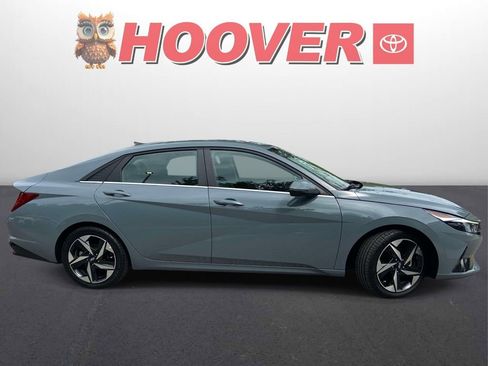 Used 2023 Hyundai Elantra Limited FWD image 2
