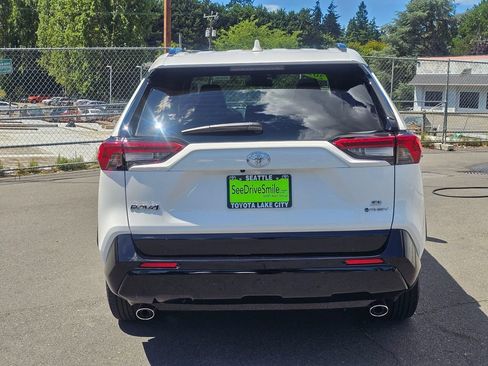 Certified 2025 Toyota RAV4 SE w/ Weather & Moonroof Package AWD/4WD image 6