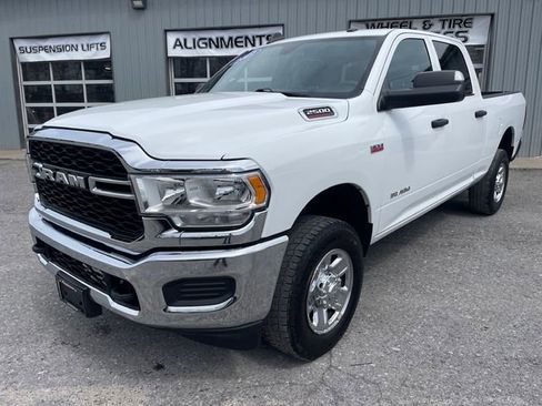 Used 2021 RAM 2500 Tradesman w/ Chrome Appearance Group AWD/4WD image 3