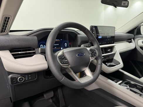 New 2025 Ford Explorer Active w/ Active Comfort Package image 10