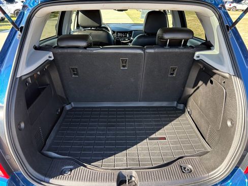 Used 2020 Chevrolet Trax LT w/ LT Convenience Package image 25