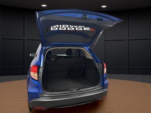 Used 2018 Honda HR-V LX image 7