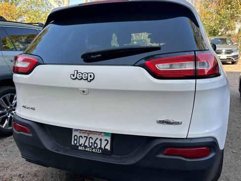 Used 2016 Jeep Cherokee Latitude w/ Comfort/Convenience Group AWD/4WD image 5