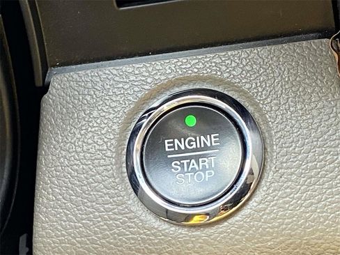 Used 2015 Ford F150 Lariat w/ Equipment Group 501A Mid image 26