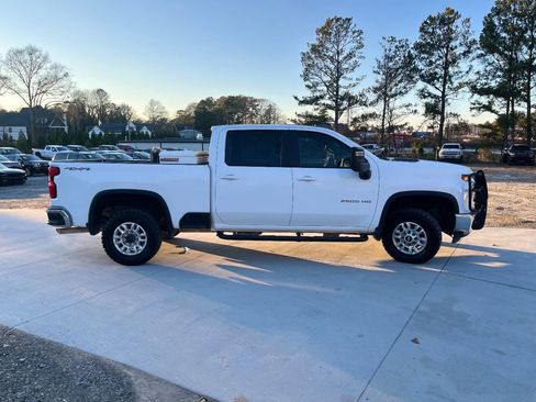 Used 2020 Chevrolet Silverado 2500 LT w/ Convenience Package image 24