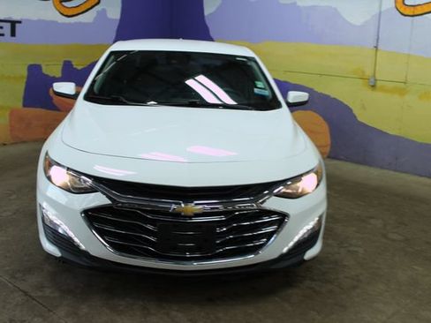 Used 2023 Chevrolet Malibu LT FWD image 3