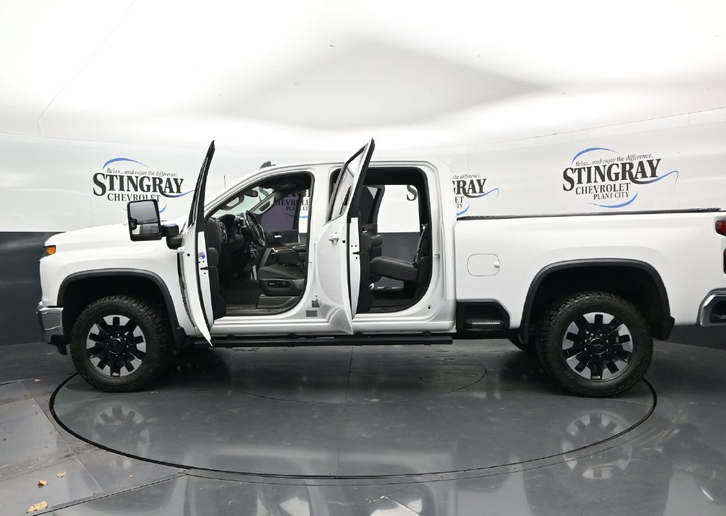 Used 2020 Chevrolet Silverado 2500 LT w/ Texas Edition AWD/4WD image 37