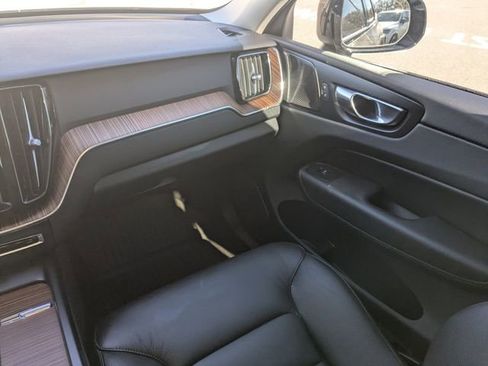 Certified 2024 Volvo XC60 B5 Plus w/ Protection Package Premier image 21