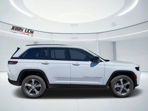 New 2026 Jeep Grand Cherokee Limited image 2