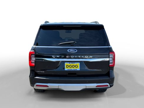 Used 2023 Ford Expedition Limited image 4