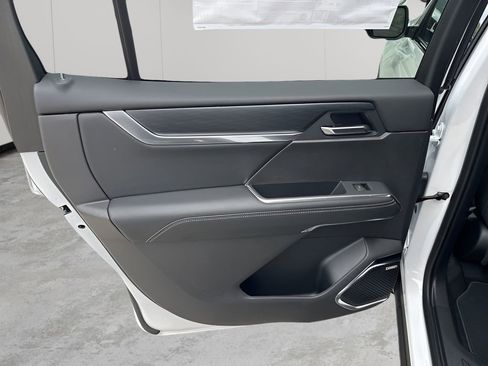 New 2026 GMC Acadia Elevation w/ Black Edition FWD image 19