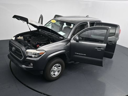 Used 2016 Toyota Tacoma SR5 w/ Towing Package RWD image 40