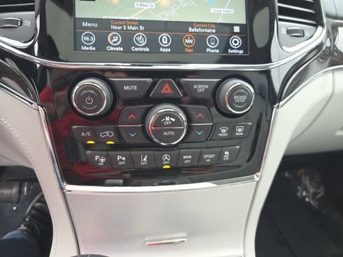 Used 2020 Jeep Grand Cherokee Summit AWD/4WD image 23
