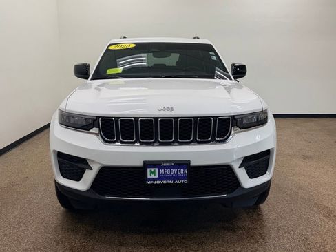 Used 2025 Jeep Grand Cherokee Laredo X AWD/4WD image 10