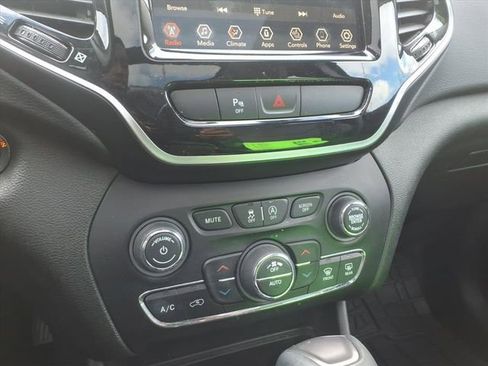 Certified 2019 Jeep Cherokee Limited image 17