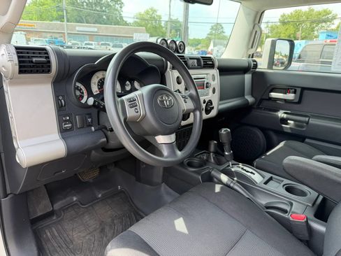 Used 2014 Toyota FJ Cruiser 4WD w/ Convenience Package image 15