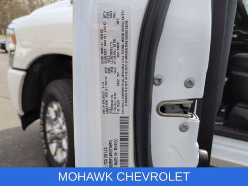 Used 2024 RAM 2500 Laramie AWD/4WD image 35