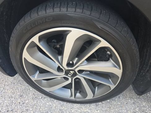 Used 2019 Kia Niro Touring FWD image 25