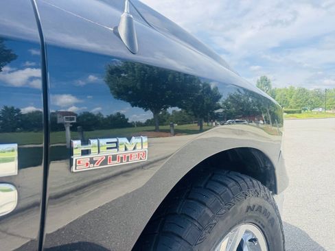 Used 2017 RAM 1500 Big Horn RWD image 6