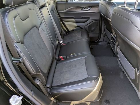 New 2026 Jeep Grand Cherokee Altitude AWD/4WD image 26