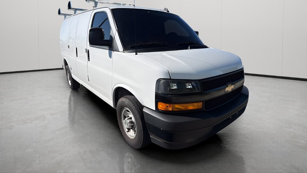 Used 2025 Chevrolet Express 2500 w/ Driver Convenience Package RWD image 4