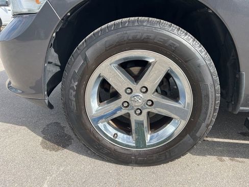 Used 2017 RAM 1500 Express image 32