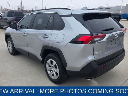 Used 2021 Toyota RAV4 LE image 3