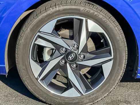 Used 2023 Hyundai Elantra Limited image 25