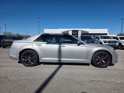 Used 2023 Chrysler 300 S image 8