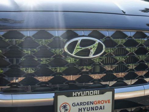 Used 2023 Hyundai Santa Fe Calligraphy FWD image 11
