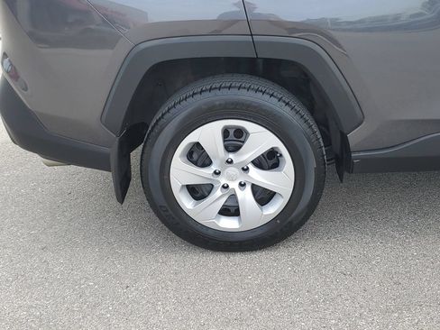 Certified 2024 Toyota RAV4 LE AWD/4WD image 5