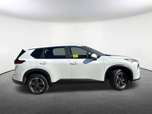 Used 2025 Nissan Rogue SV AWD/4WD image 15