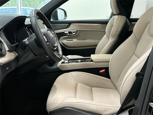 Certified 2025 Volvo XC90 B6 Plus image 10