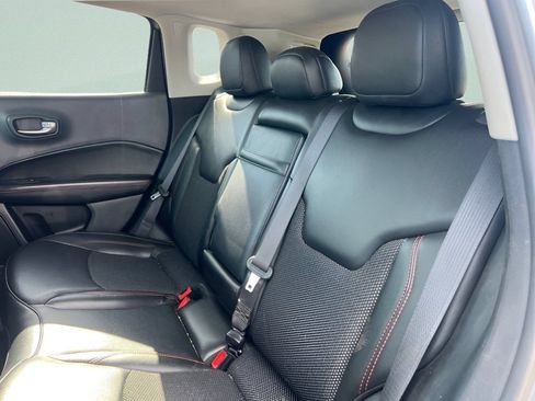 Used 2019 Jeep Compass Trailhawk AWD/4WD image 12