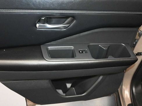 Used 2023 Nissan Pathfinder Platinum w/ Cargo Package AWD/4WD image 11