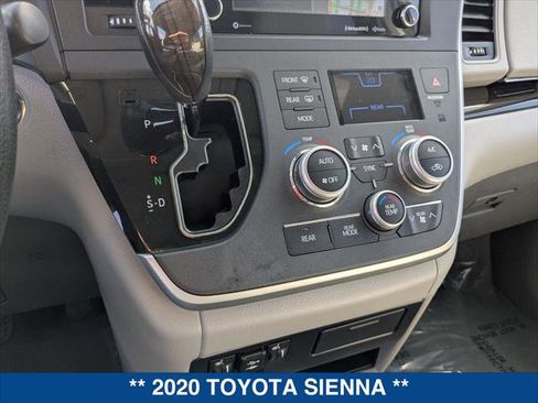Used 2020 Toyota Sienna XLE w/ XLE Navigation Package FWD image 17