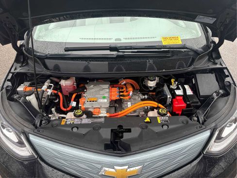 Used 2019 Chevrolet Bolt Premier w/ Infotainment Package image 23