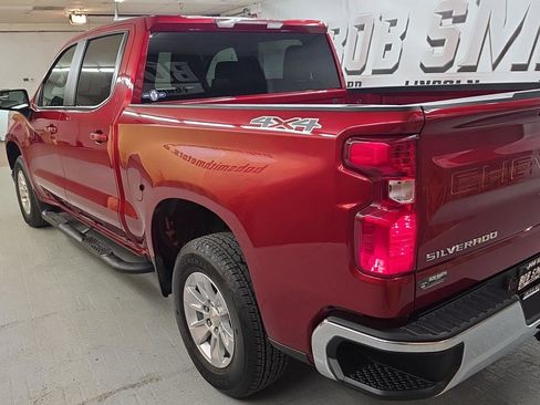 Used 2022 Chevrolet Silverado 1500 LT AWD/4WD image 4