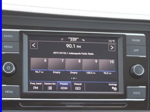 Used 2024 Volkswagen Jetta SE image 34