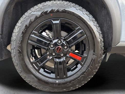 Certified 2025 Nissan Rogue SV AWD/4WD image 24